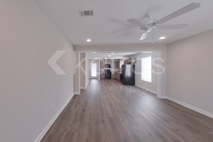 1396 Maxwell Cir - Photo 2 of 15