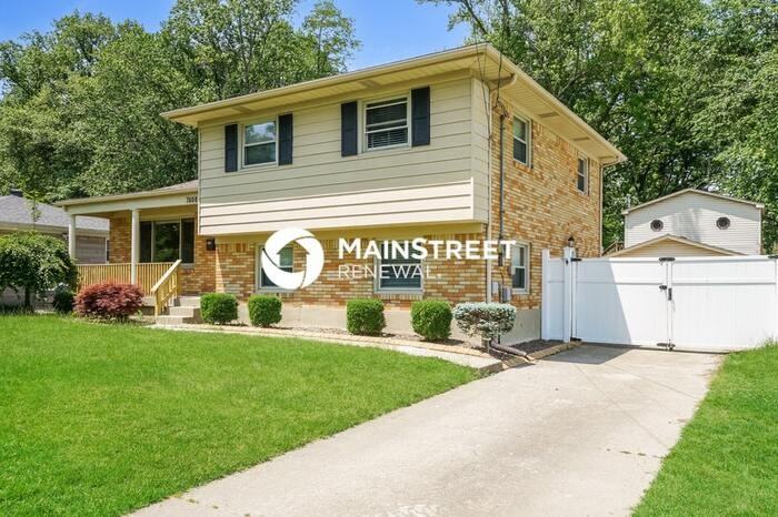 7608 Greenfield Ave - Photo 6 of 19