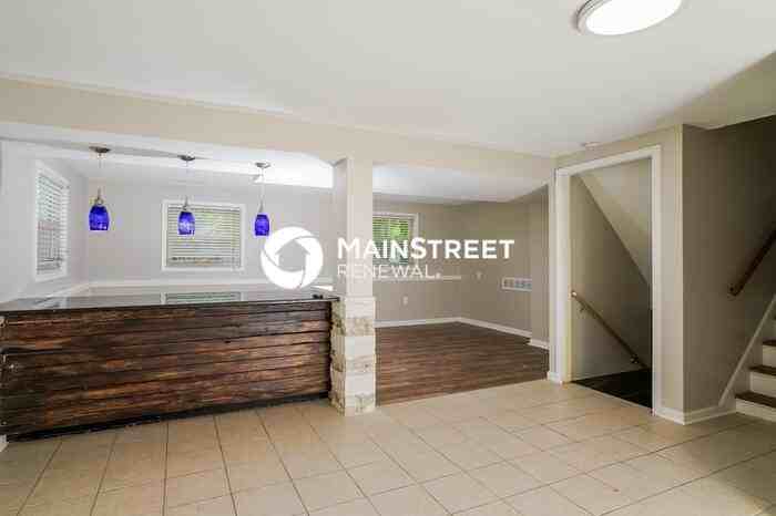 7608 Greenfield Ave - Photo 7 of 19