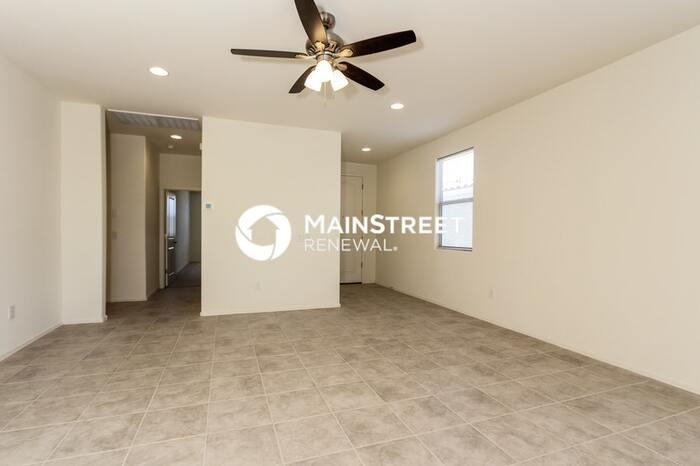 13995 E Golden Oaks Rd - Photo 3 of 16