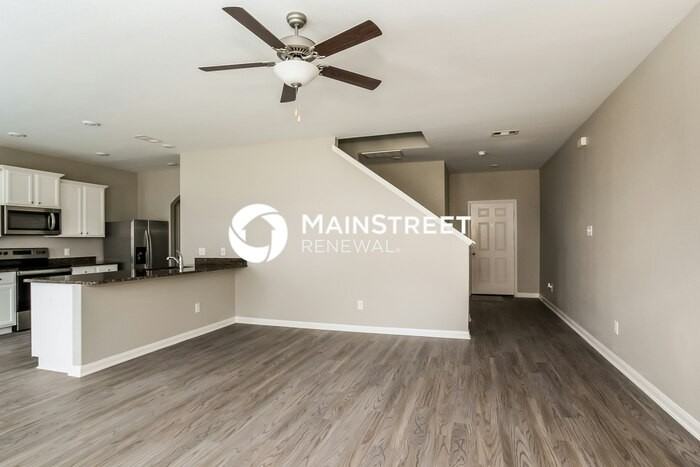 23019 Bellini Dr - Photo 3 of 17