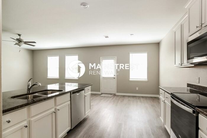 23019 Bellini Dr - Photo 5 of 17