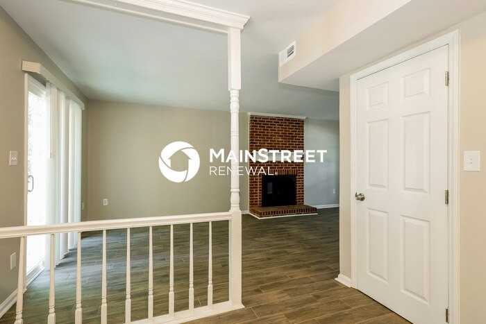 7739 Elm Tree Ln - Photo 4 of 17