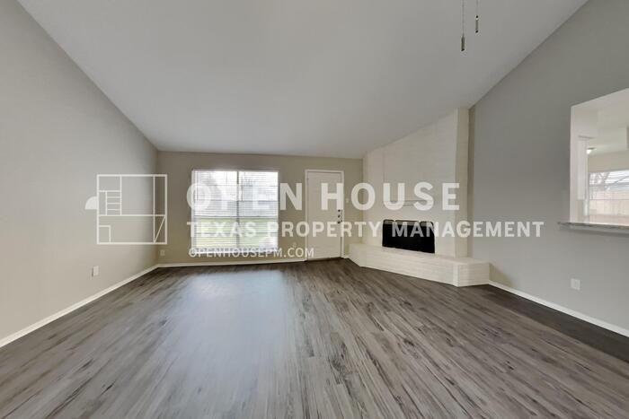 7011 Sharpsburg Dr - Photo 4 of 19