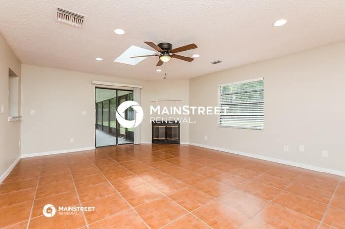 8235 Gershwin St - Photo 4 of 16
