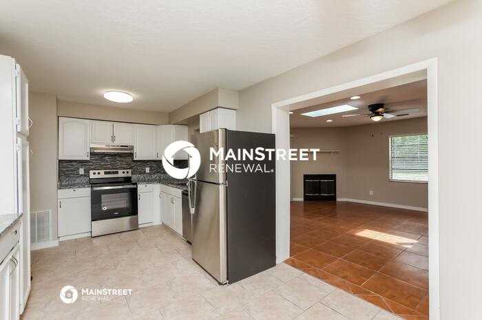 8235 Gershwin St - Photo 6 of 16