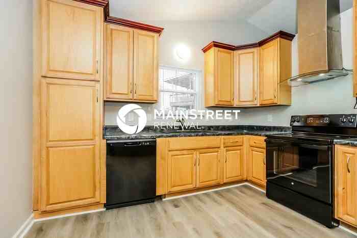 1309 Cadogan Way - Photo 5 of 17