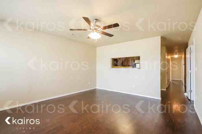 5001 E Thomas St #A - Photo 4 of 15