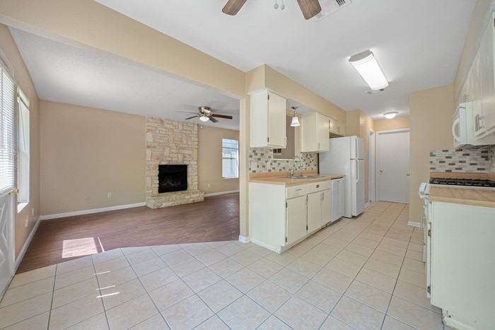 14203 Sussman Ct #B - Photo 4 of 16