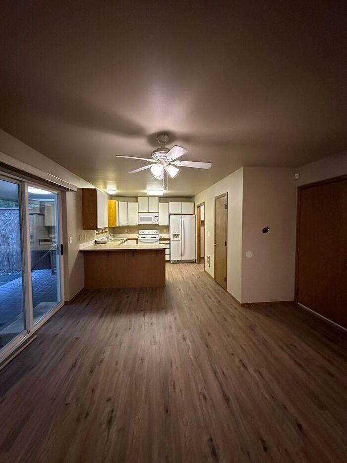 15012 71st Ave E - Photo 5 of 9