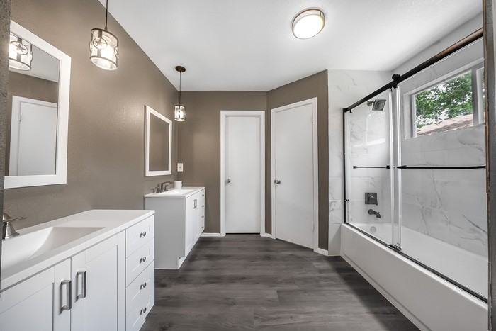 4209 Harcourt Dr - Photo 3 of 9