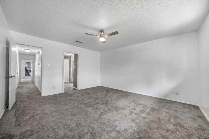 4209 Harcourt Dr - Photo 6 of 9