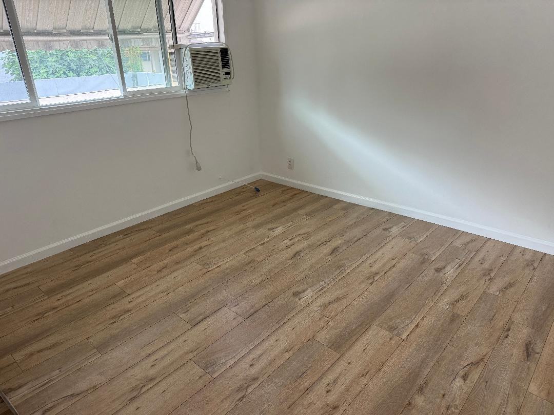 1759 Winona Boulevard #11 - Photo 7 of 17