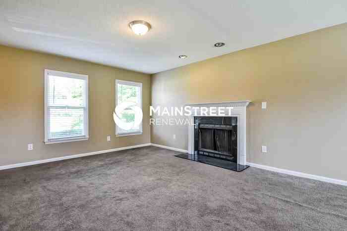 191 Kings Way - Photo 3 of 15