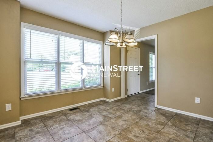 191 Kings Way - Photo 5 of 15