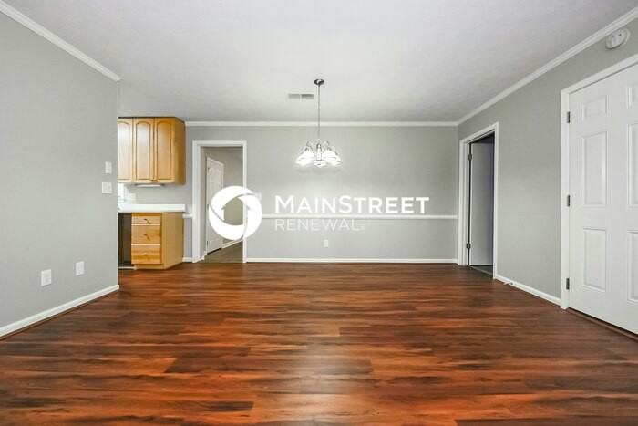 3438 Creekwood Dr Se - Photo 3 of 16
