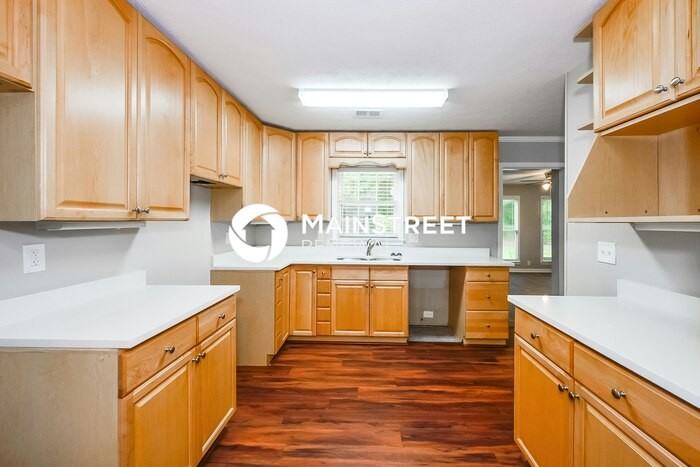 3438 Creekwood Dr Se - Photo 6 of 16