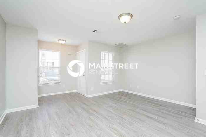 1059 Arlene Dr - Photo 4 of 17