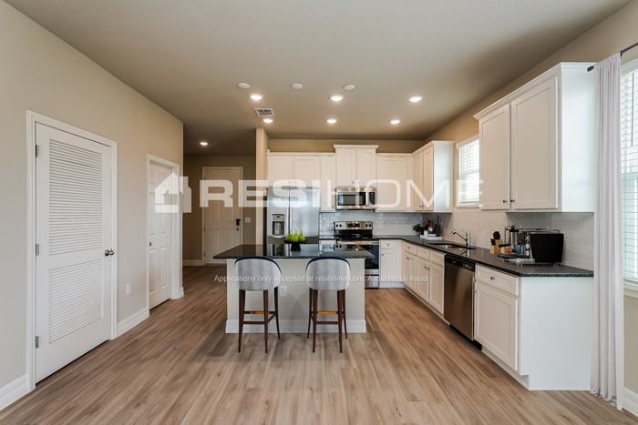 1811 Rookery Rd - Photo 4 of 16