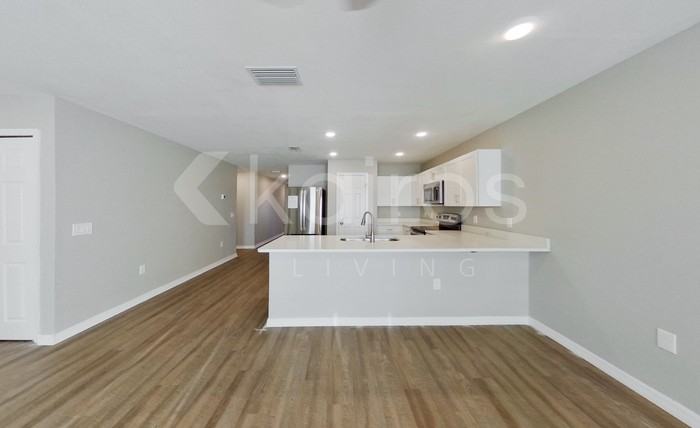 8415 102nd Ave - Photo 4 of 21