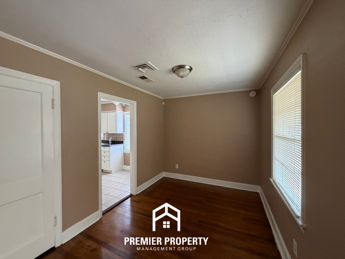 4744 Durbin Ave - Photo 4 of 17