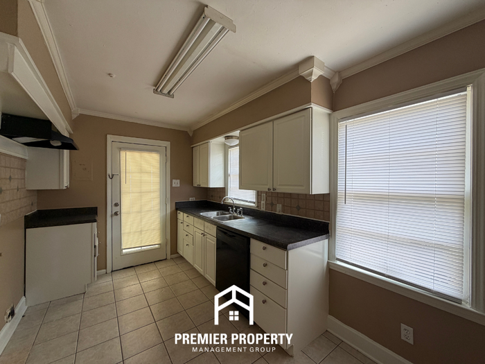 4744 Durbin Ave - Photo 6 of 17