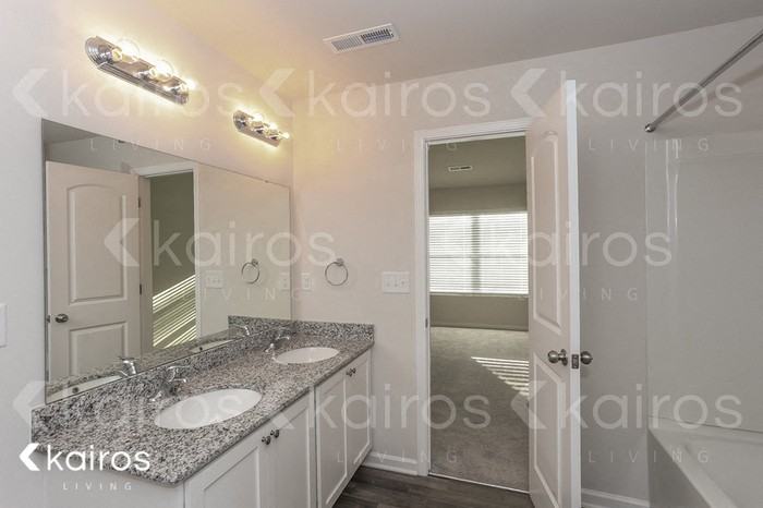 1240 Amberlight Cir - Photo 6 of 14