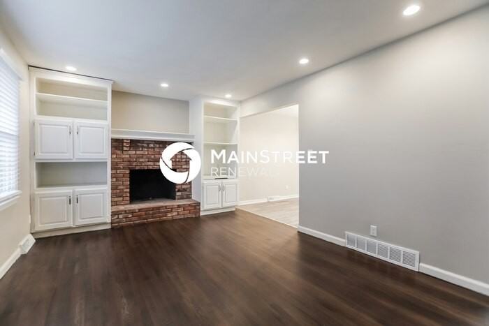 10601 College Ave - Photo 3 of 18