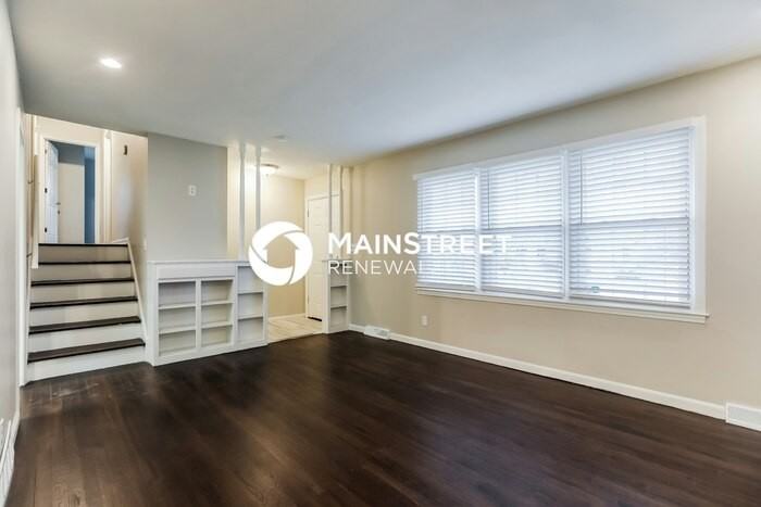 10601 College Ave - Photo 4 of 18