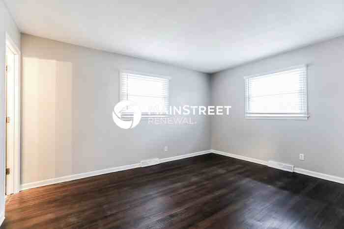 10601 College Ave - Photo 7 of 18