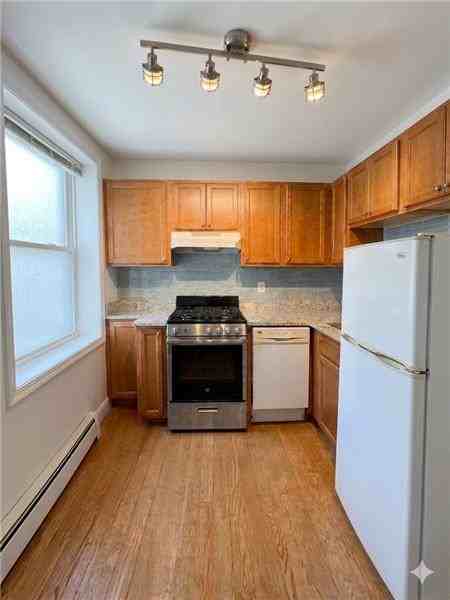 1054 Cambridge St #4F - Photo 2 of 5