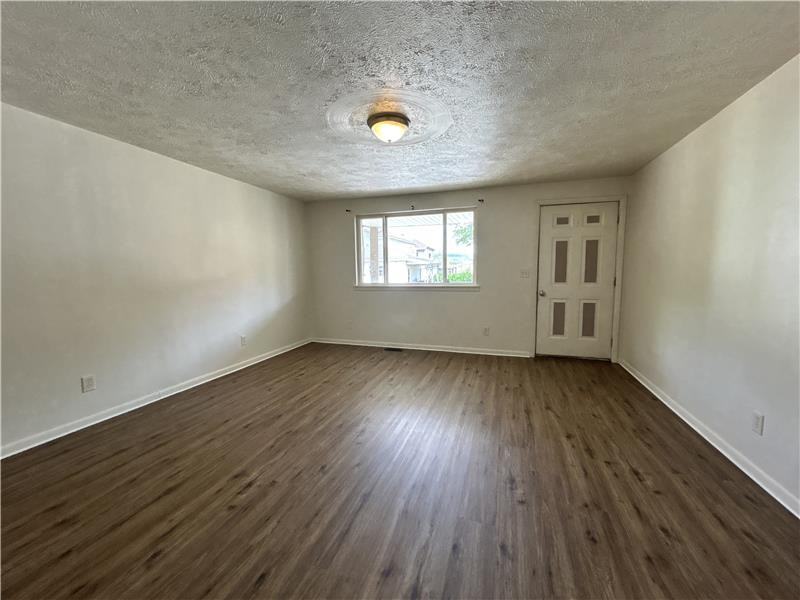 209 Maryland St #TILT - Photo 3 of 8