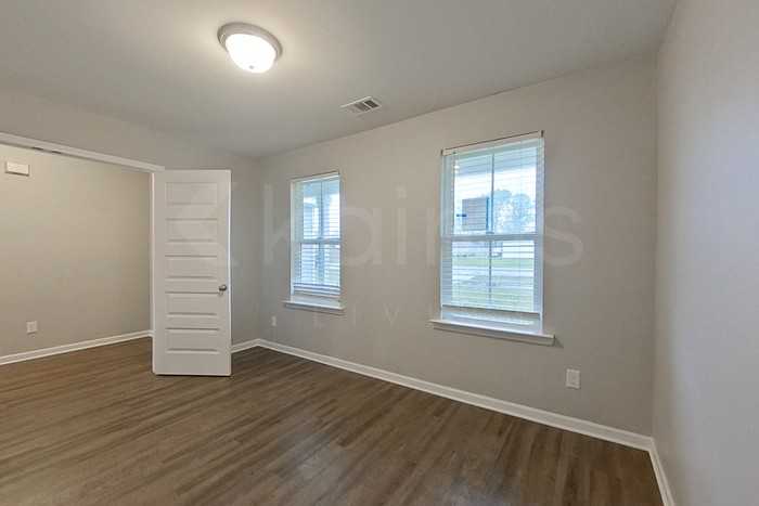 101 Paper Birch Dr - Photo 7 of 25