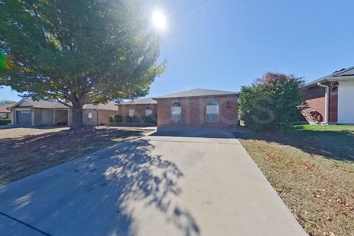 3410 Basset Dr - Photo 2 of 27