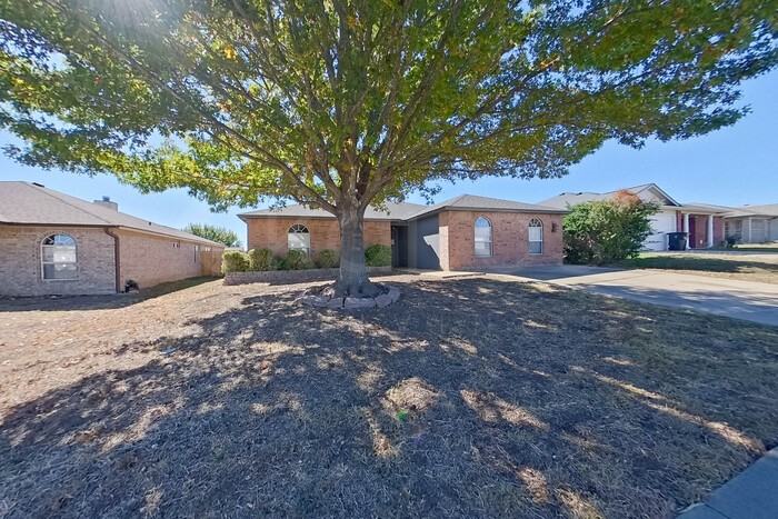 3410 Basset Dr - Photo 4 of 27