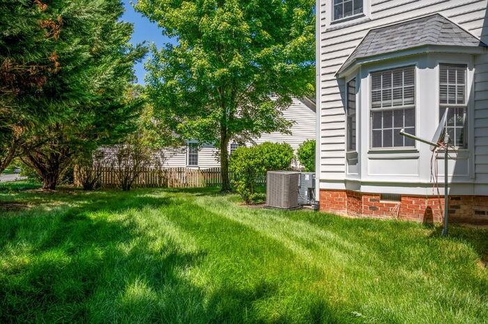 6307 Culbreth Ct - Photo 6 of 48