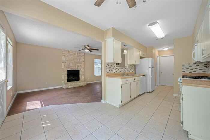 14203 Sussman Ct #A - Photo 5 of 16