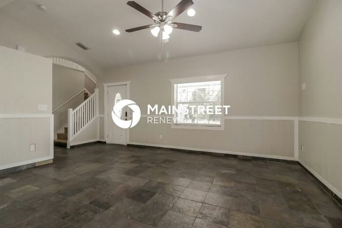 559 Cameo Dr - Photo 4 of 17