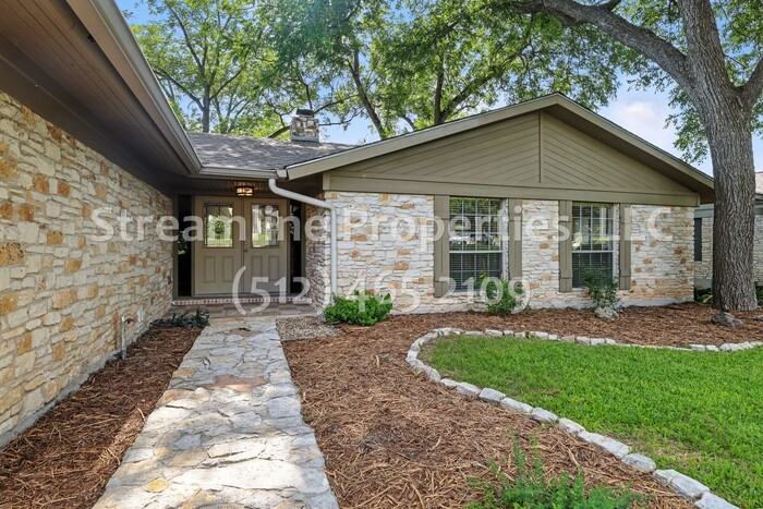 11915 River Oaks Trl - Photo 4 of 32