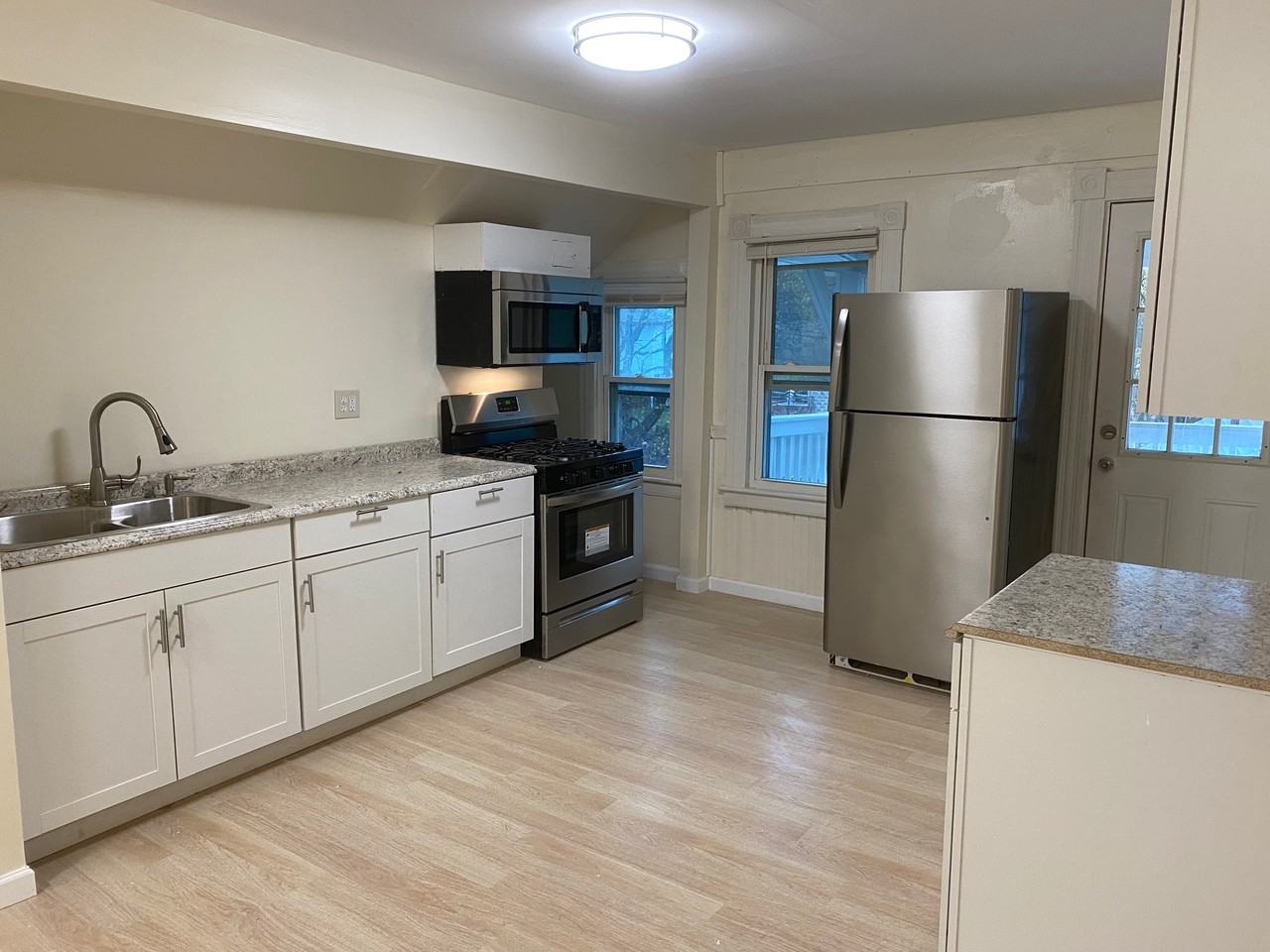 96 Hill Street - Photo 2 of 22