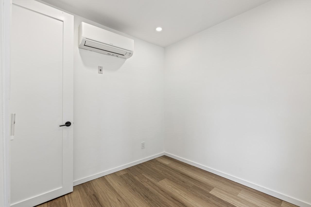 1989 Yonge Street #304 - Photo 4 of 21