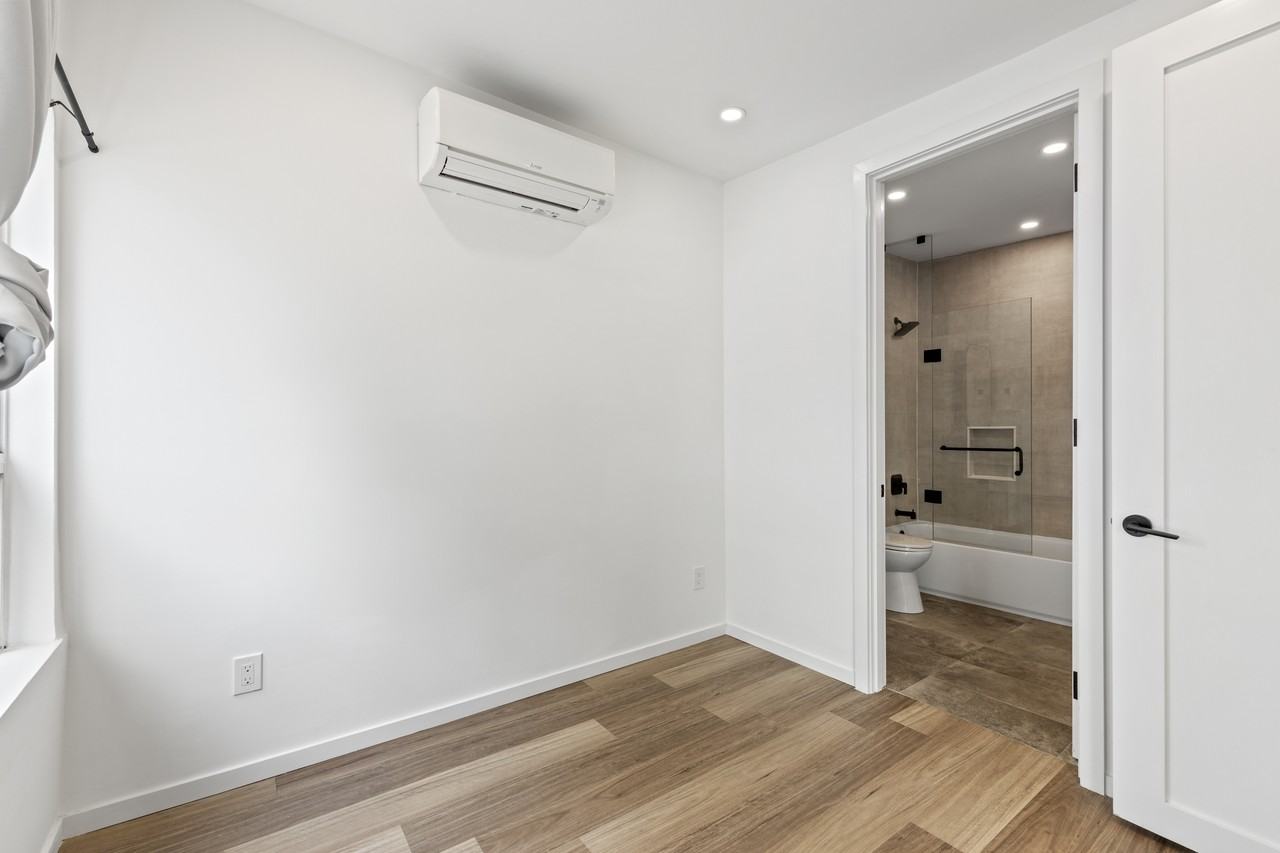 1989 Yonge Street #304 - Photo 5 of 21