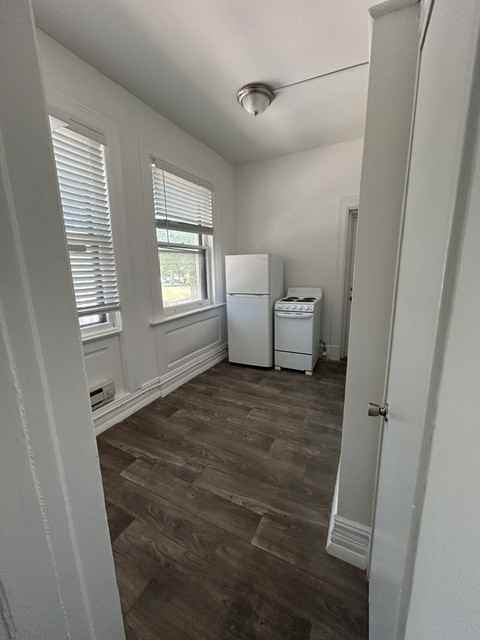 322-24 Newstead Avenue - Photo 4 of 21