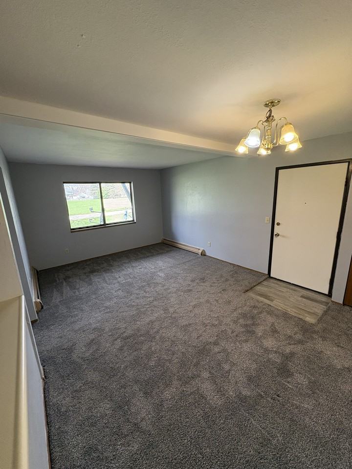 Clay Street 404 South - Photo 3 of 16