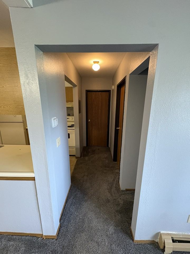 Clay Street 404 South - Photo 5 of 16