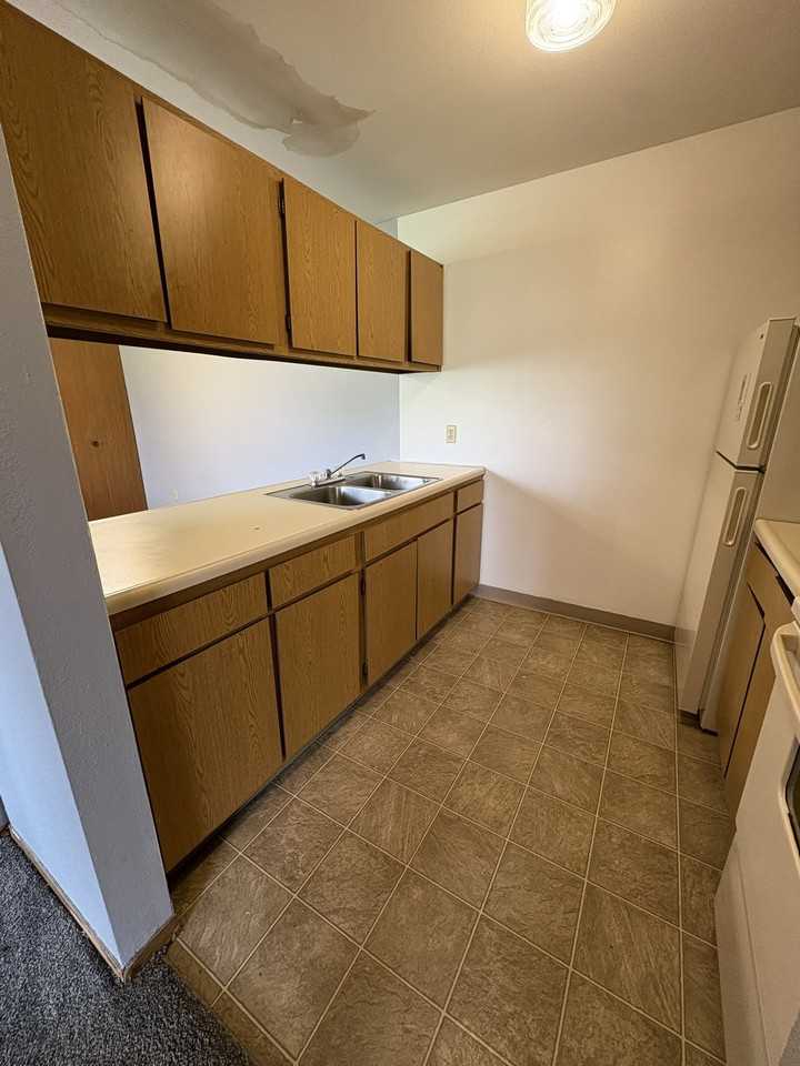 Clay Street 404 South - Photo 6 of 16