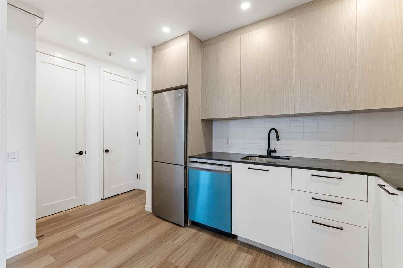 1989 Yonge Street #204 - Photo 7 of 18
