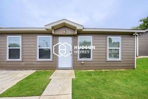 featured image of 1216 E Powell Ave