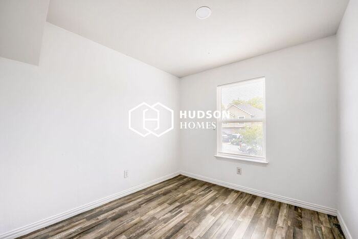 1216 E Powell Ave - Photo 7 of 13