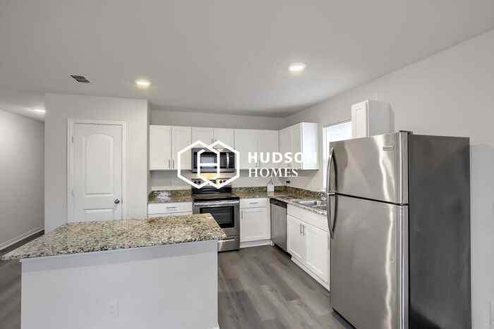 127 Holiday Dr - Photo 6 of 14